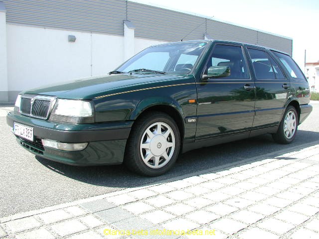 [... Lancia Thema 3.0 V6 LX S.W. ...]