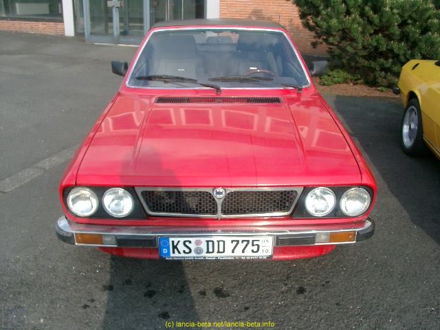 [... Lancia Beta Spider in rot mit I.E.-Motor ...]