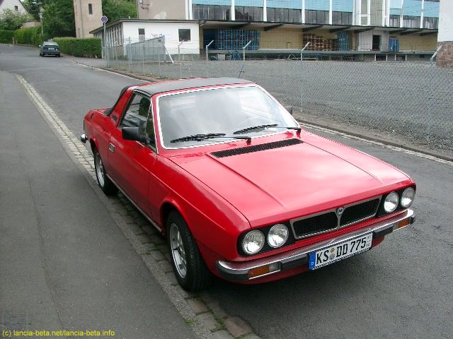 [... Lancia Beta Spider in rot mit I.E.-Motor ...]