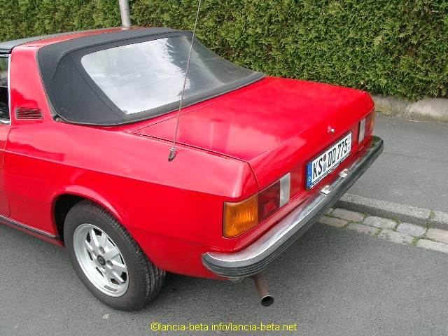 [... Lancia Beta Spider in rot mit I.E.-Motor ...]